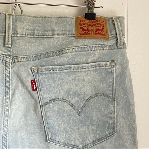 Levis 710’s Light Wash Bleach Splatter Super Skinny Jeans - Picture 4 of 5